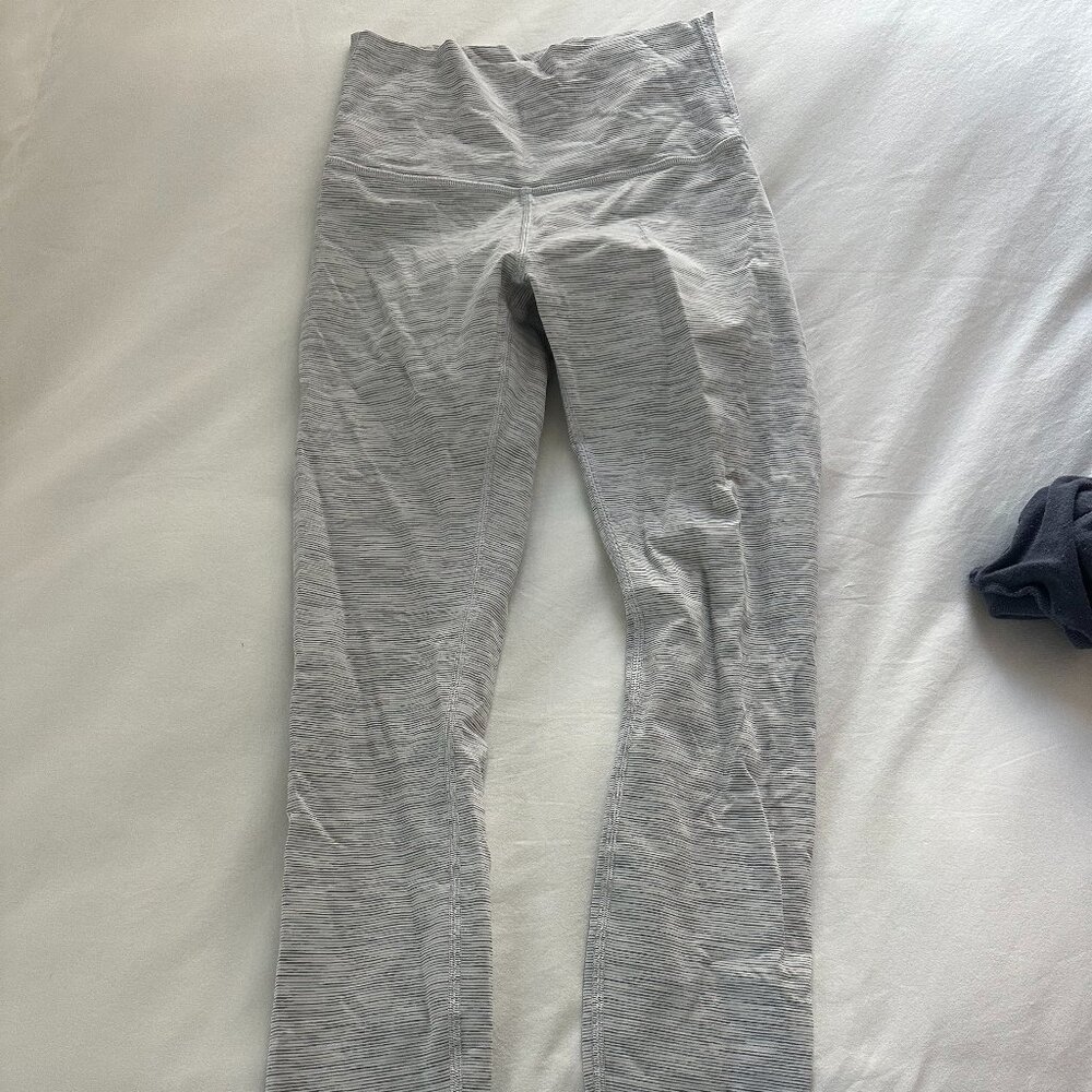 Lululemon Wunder Under Luxtreme Size 4 28 inch